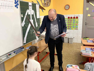 b0e0ad94-ea0e-4afd-b31b-b1885d3abb27