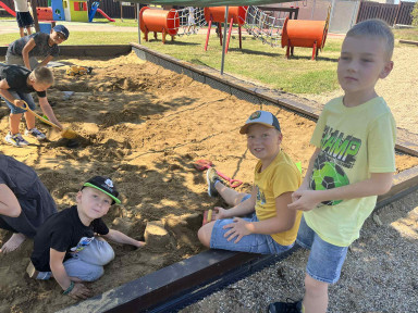 8ba16995-688d-4245-9358-90b4940882de