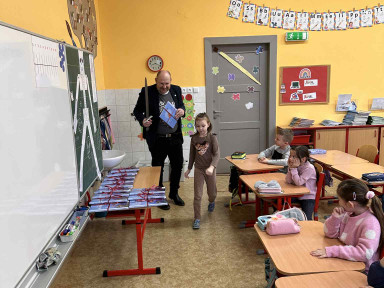 cc828a51-0495-4e42-ab2d-5d2a918b8574