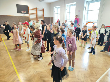 f841b073-8e45-4693-9a59-e028388beb03