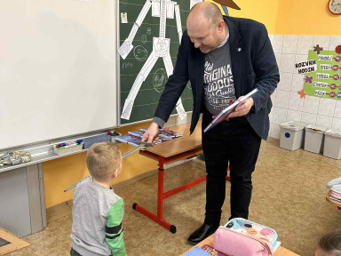 7ef9da66-83fc-47b4-b686-2bec4fa2d838