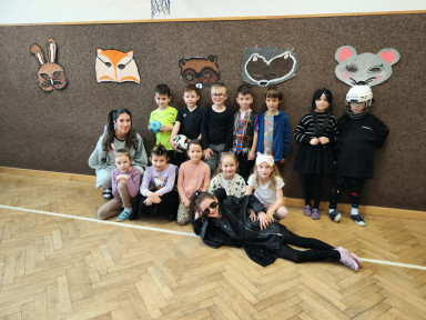 979608f1-b49a-4fa8-b95f-285226682a2c