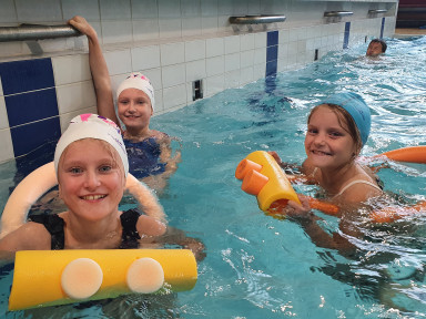 3. a 4. ročník při výuce plavání