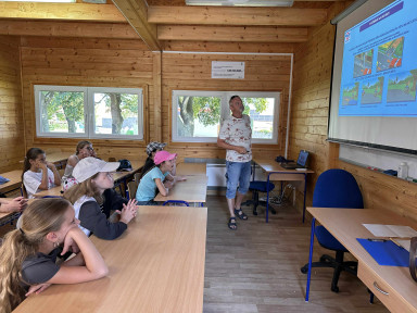 e22b7535-3995-48e7-a1ff-d4bb991bb1d4