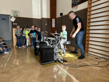 8c19e6ca-8633-4170-a9cd-cc1b59c7ca2c