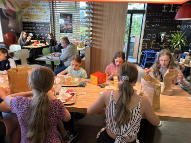 355435934_652882656879640_2404603875578638106_n