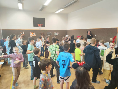 96f57887-e03c-4843-9bf9-3f95386da4dd