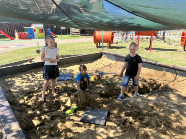 8e898ffb-66a5-41d3-87eb-766d5f5bf799