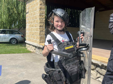 03c82c73-5711-4b96-a276-b314fea1d02d