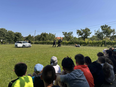 a7e863e4-bb43-4921-a0a4-790067e29e7d